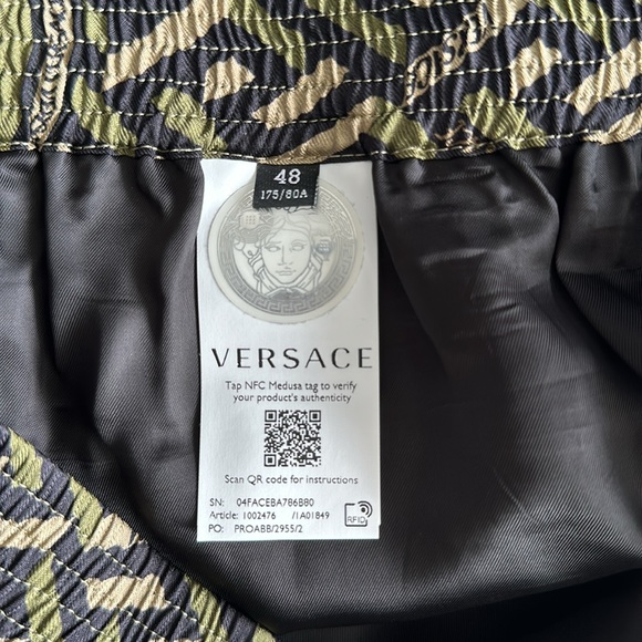 Versace Men’s La Greca Print Silk Monogram College Fit Short Size 48 or 32/34 US - Picture 9 of 10